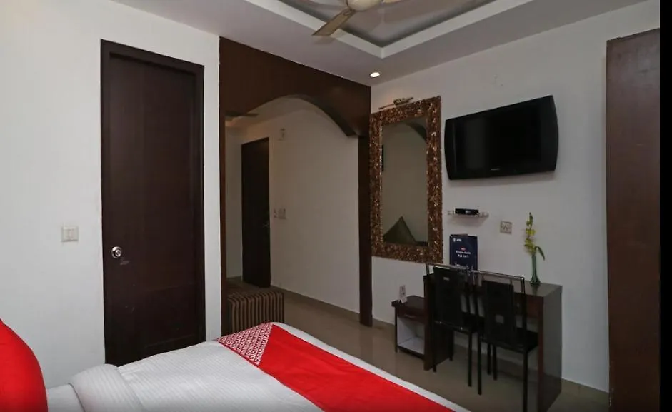 New Hotel Rajwada By Wb Inn Γκουργκάον Ινδία